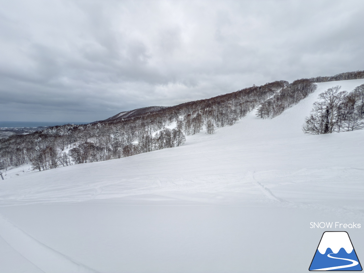 暑寒別岳スキー場｜日本海を眺めながら、2026年滑り初め！皆様、今年もどうぞよろしくお願いいたします。